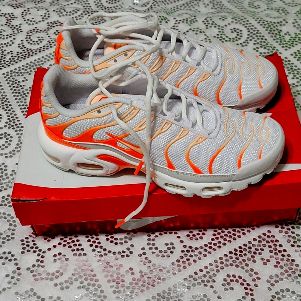Women's sneakers